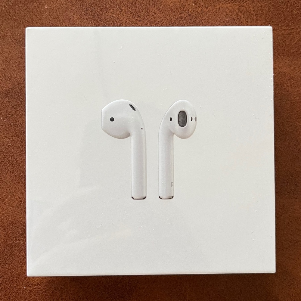 Apple AirPods 2nd generation new in box